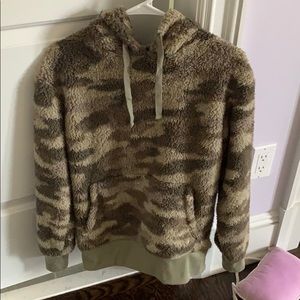 Women’s camo fluffy sweatshirt